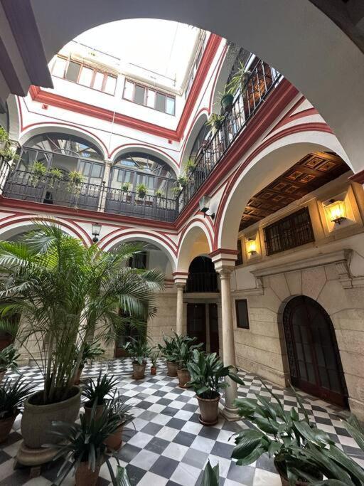 Apartamento Patio Sevillano Frente Catedral Buitenkant foto